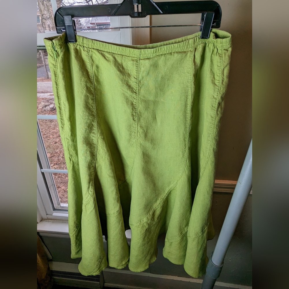 Size 16 100% linen J Jill flare skirt.